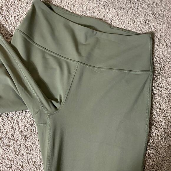 Lululemon Size 12 Groove Super High Rise Flared Pant Nulu 32.5" Army Green - Picture 5 of 6